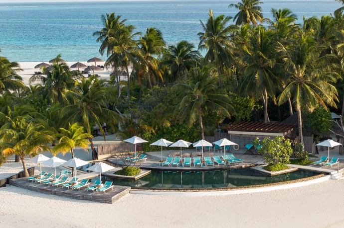 Constance Moofushi Resort - Zwembad