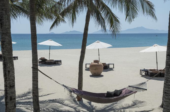 Four Seasons Resort The Nam Hai - Strand