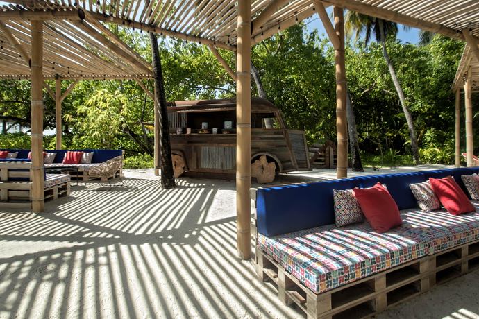 Constance Moofushi Resort - Restaurants/Cafes