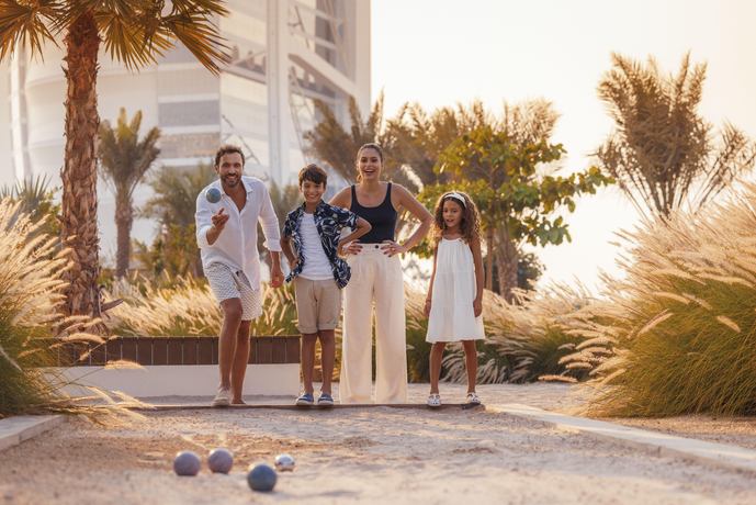 Jumeirah Beach Hotel - Entertainment