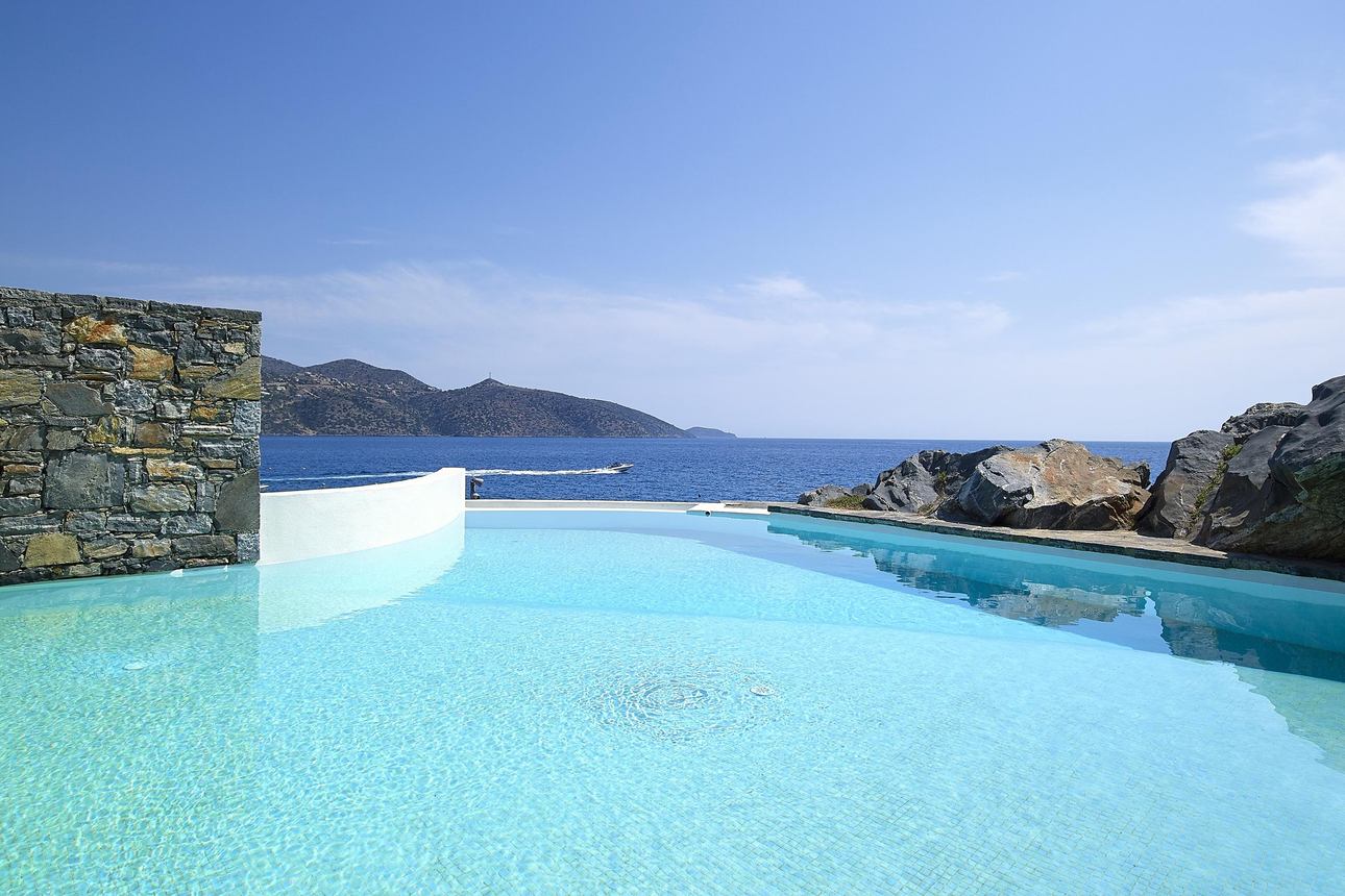 St. Nicolas Bay Resort Hotel & Villas - Club Studio Pool Zeezicht