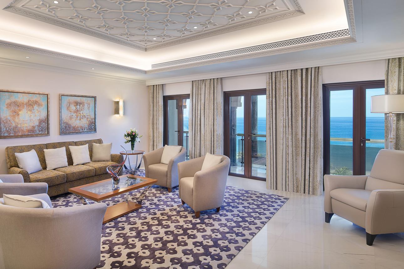 Al Bustan Palace, a Ritz-Carlton Hotel - Presidential Suite Zeezicht