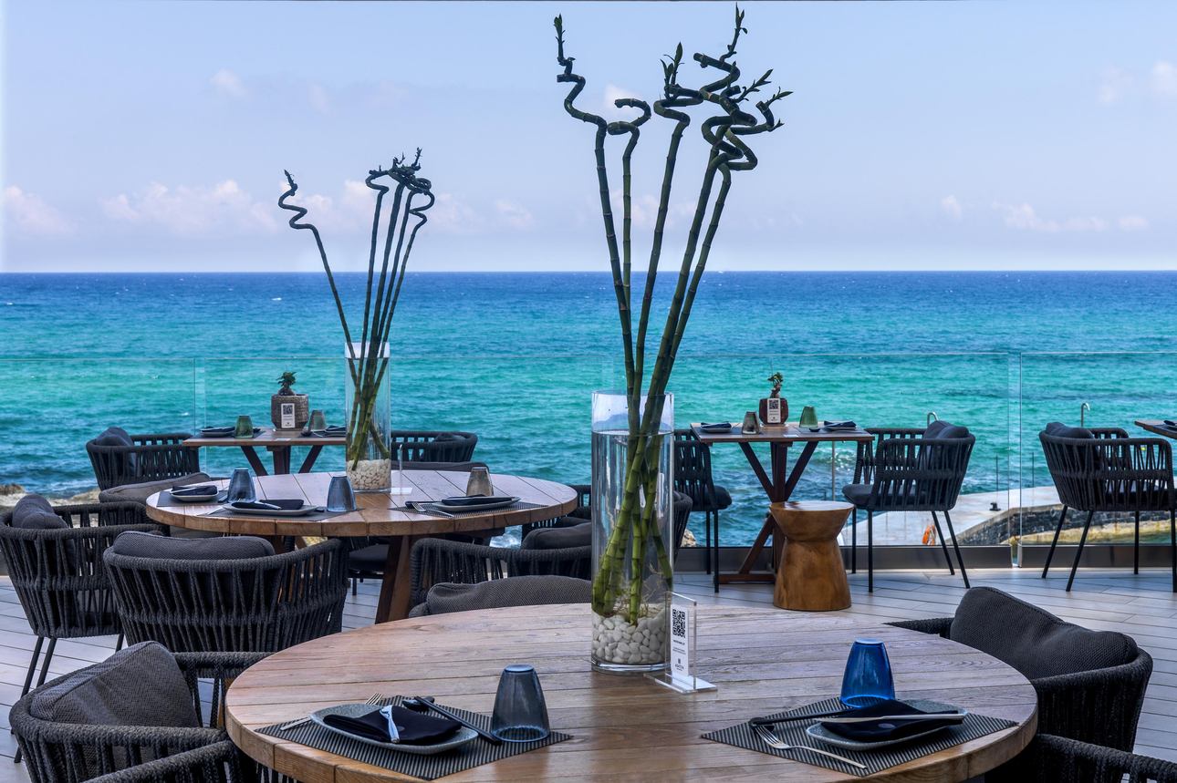 Restaurants/Cafes
