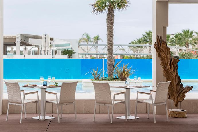 Avra Imperial - Restaurants/Cafes