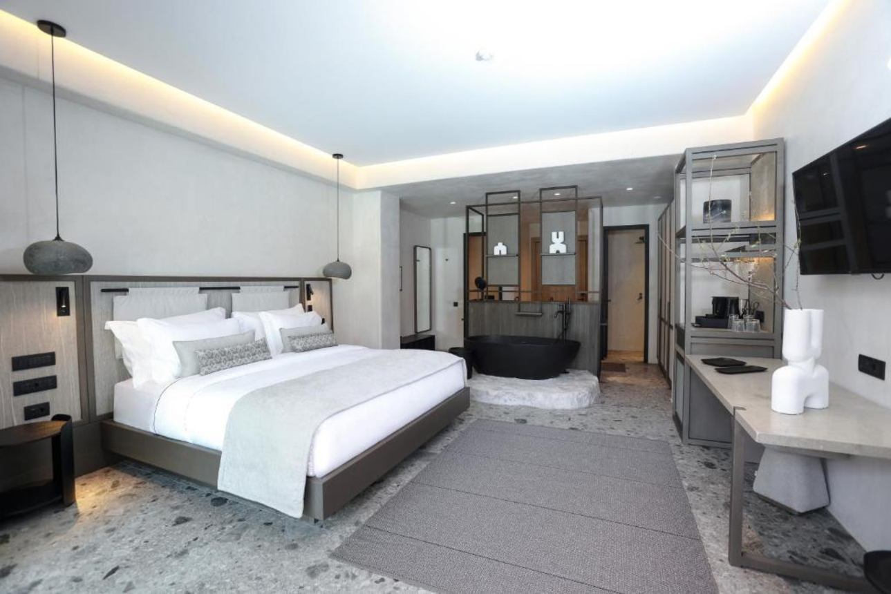 Aeonic Suites & Spa - Eon Junior Suite Plungepool Zeezicht 
