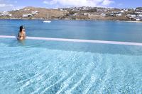 Aeonic Suites & Spa - Zwembad