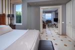 Deluxe Senior Suite