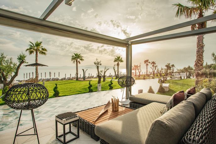 Blue Carpet Luxury Suites - Restaurants/Cafes