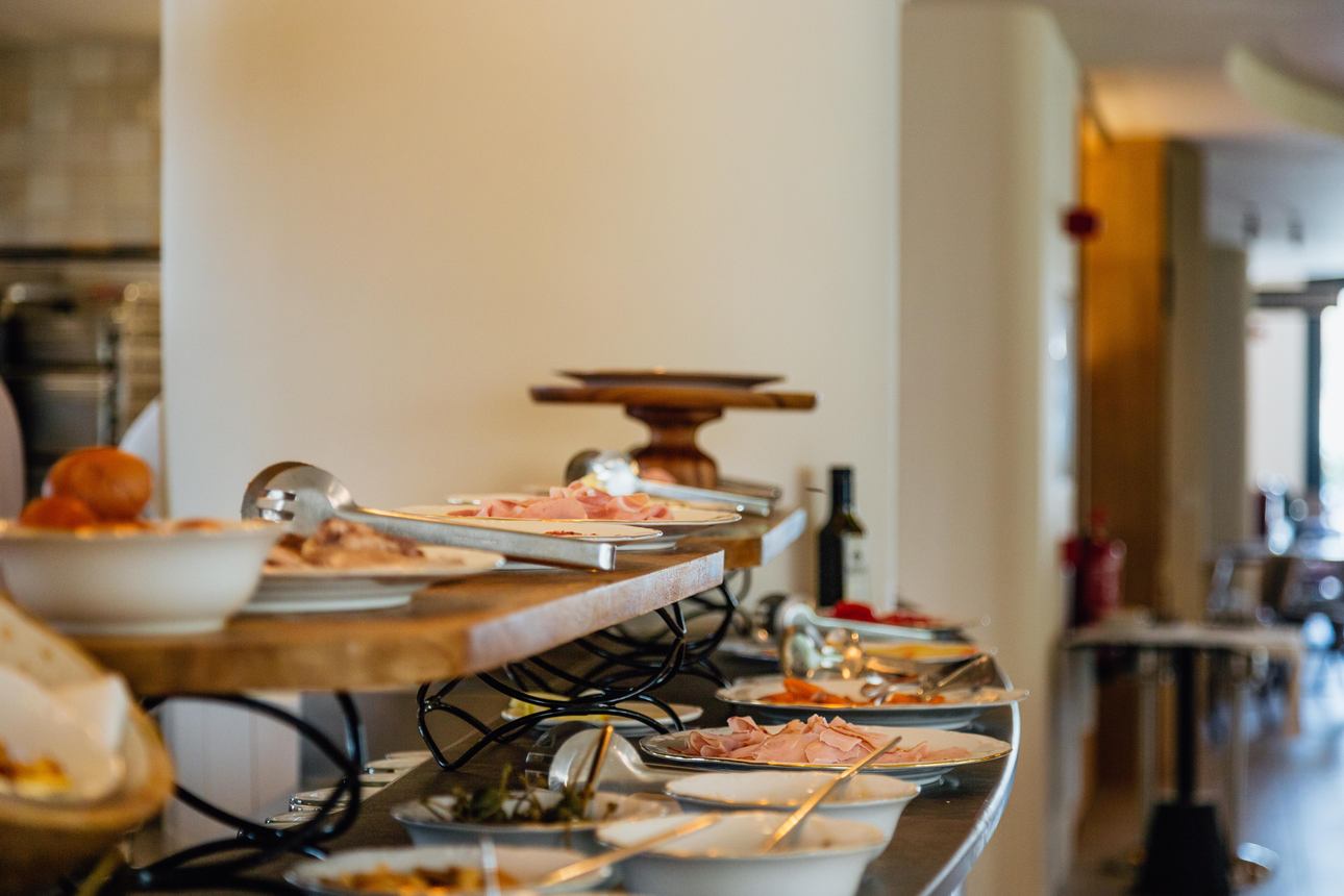 Restaurants/Cafes