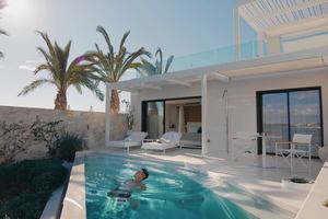 The Island Concept - Grand Suite Zeezicht en Verwarmd Privézwembad 