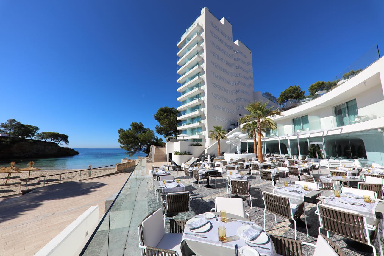 Restaurants/Cafes