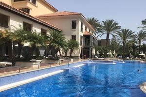 Deluxe Pool Kamer