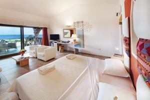 Resort Valle dell`Erica Thalasso & Spa - Senior Family Suite Licciola Tuin-/Zeezicht