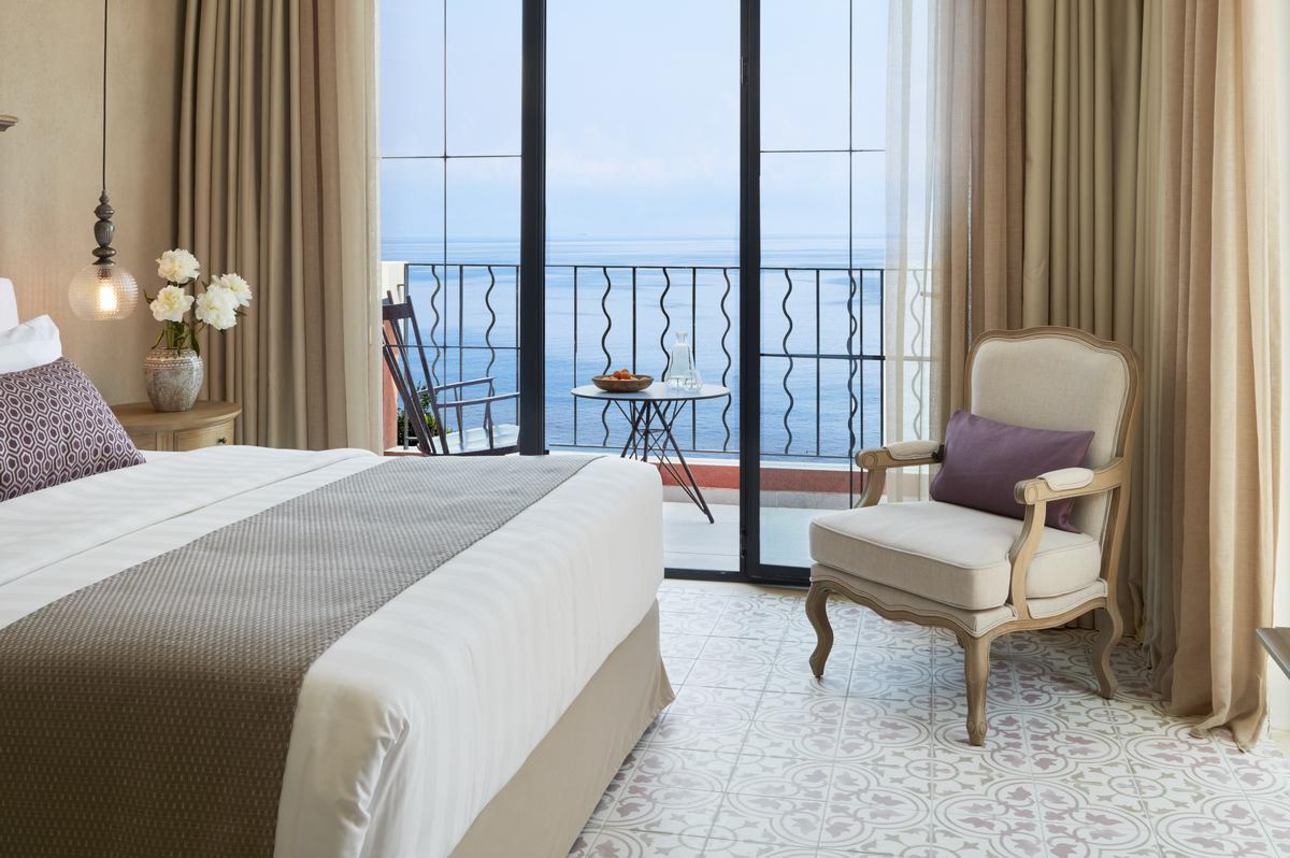 MarBella Nido - Grand Terrace Junior Suite 