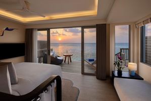 Avani & Fares Maldives Resort - Sunset Overwater Pool Residence 3-slaapkamers