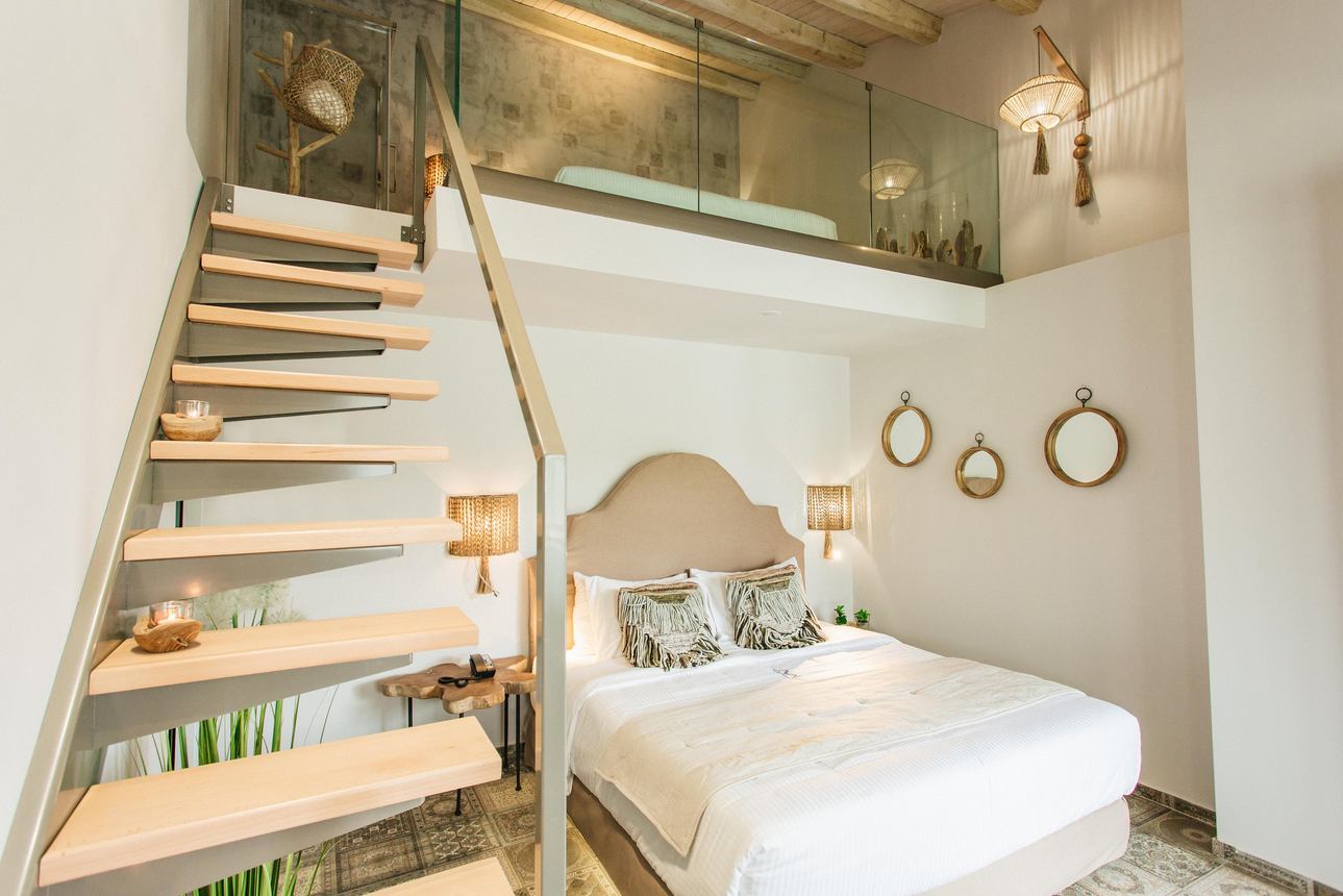 Blue Carpet Luxury Suites - Duplex Suite 