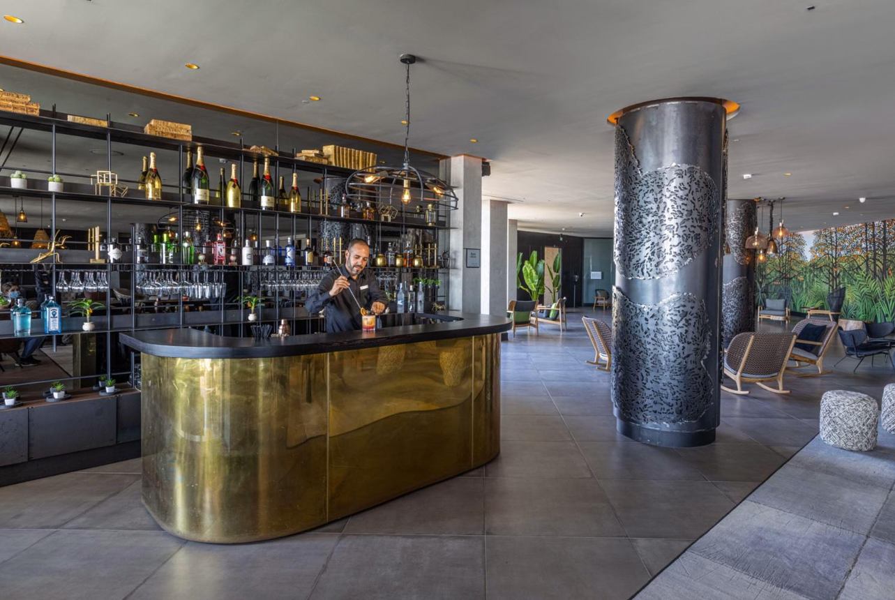 Restaurants/Cafes