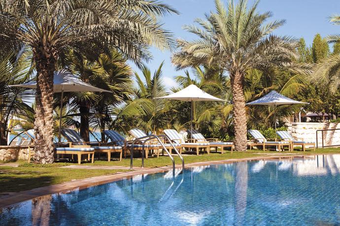 Shangri-La Hotel Qaryat Al Beri - Zwembad