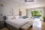 Millionaire Crystal Lagoon Swim-up Butler One Bedroom Suite with Patio Tranquility Soaking Tub