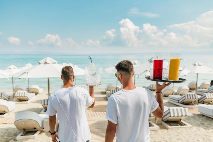Blue Carpet Luxury Suites - Restaurants/Cafes