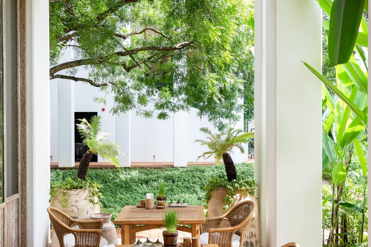 Restaurants/Cafes