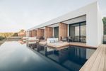Swim Up Suite 