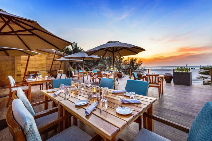 The Ritz-Carlton, Al Hamra Beach - Restaurants/Cafes