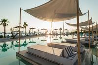 Blue Carpet Luxury Suites - Zwembad