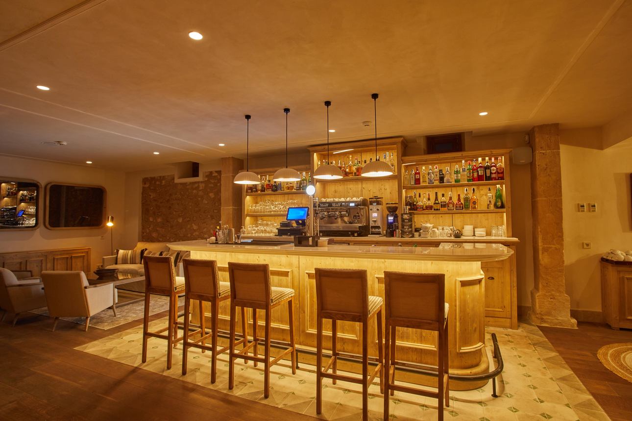 Restaurants/Cafes