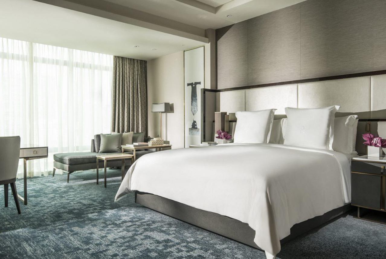 Four Seasons Kuala Lumpur - Kamer Zwembadzicht