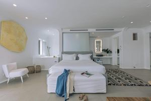 Blanc Suite