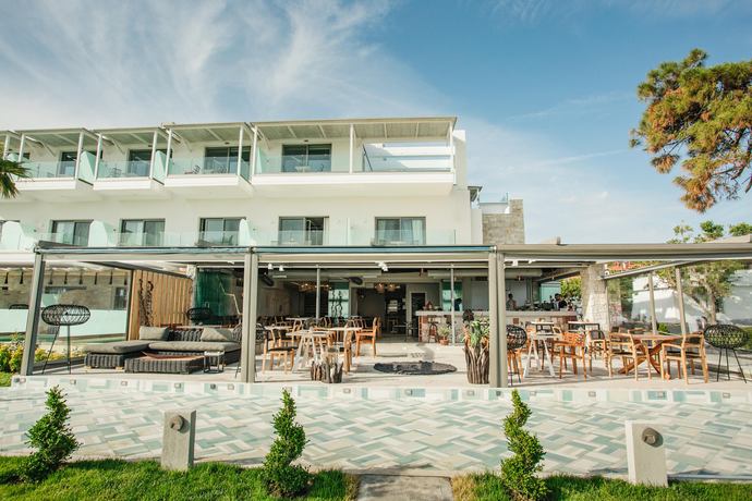 Blue Carpet Luxury Suites - Restaurants/Cafes