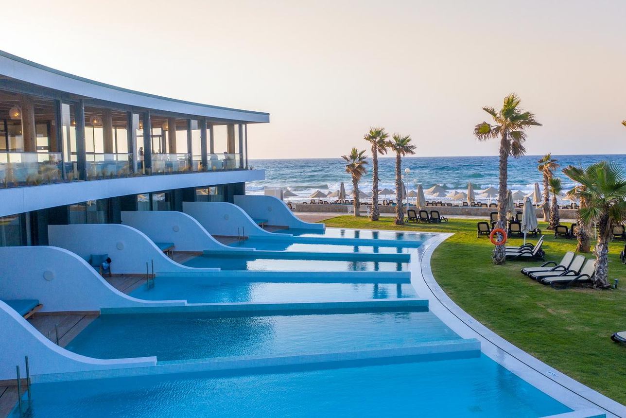 Lyttos Mare - Club Suite Privézwembad en Zwembadzicht
