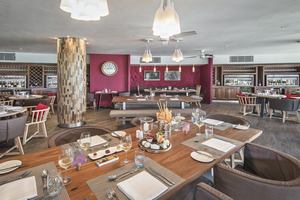 La Pirogue - Restaurants/Cafes