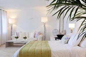 Honeymoon Suite