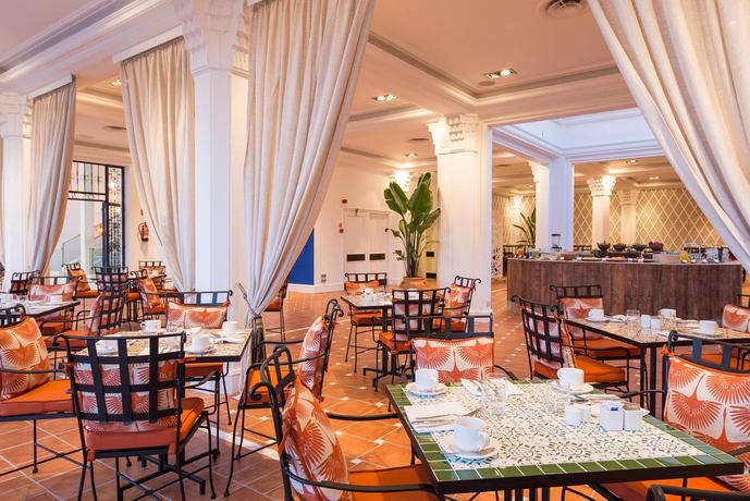 Don Carlos Resort & Villas - Restaurants/Cafes