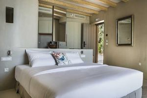 Superior Raw Pool Retreat