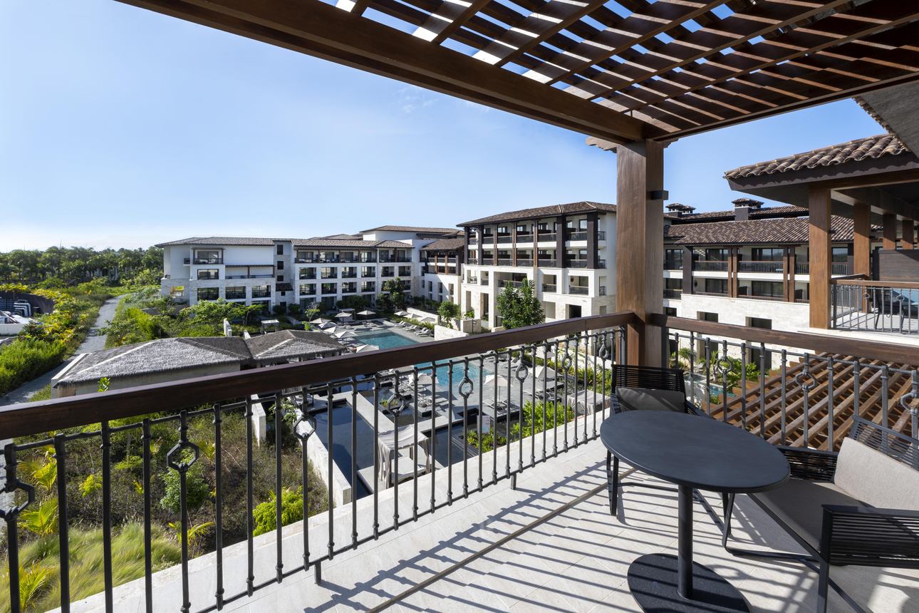 Lopesan Costa Bavaro Resort, Spa & Casino - Adults Only Junior Suite Pool