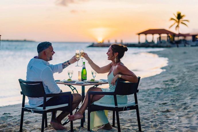 Harbour Village Beach Club - Restaurants/Cafes