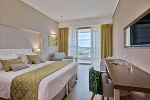 Junior Suite Zwembad- en Zeezicht