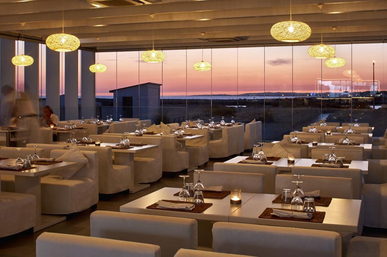 Restaurants/Cafes