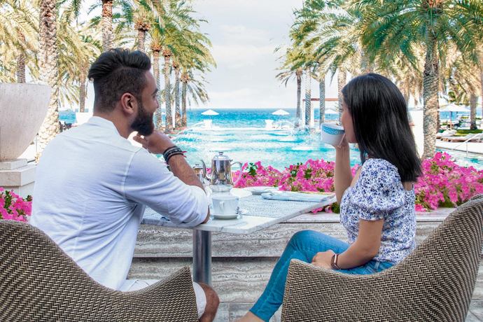 Al Bustan Palace, a Ritz-Carlton Hotel - Restaurants/Cafes