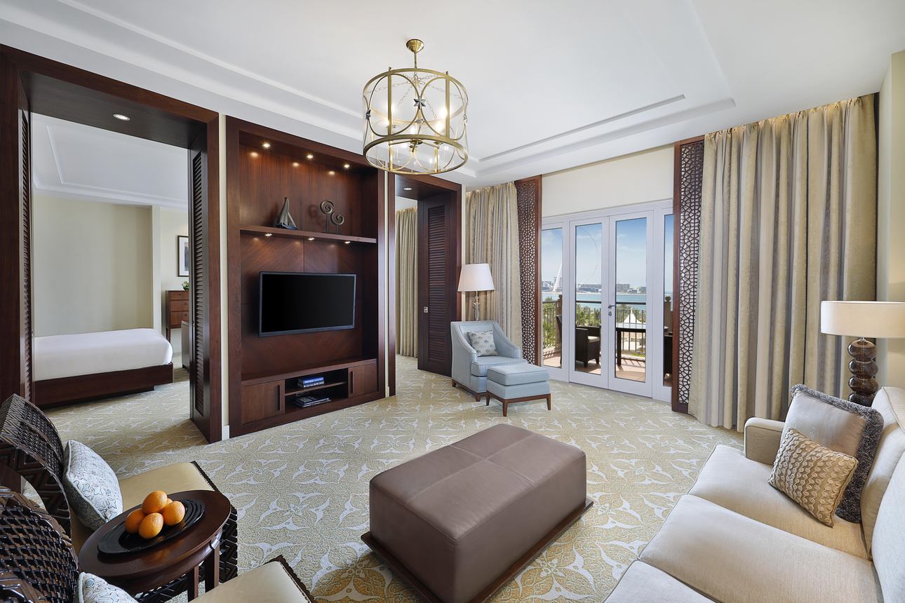 The Ritz-Carlton Dubai - Club Suite
