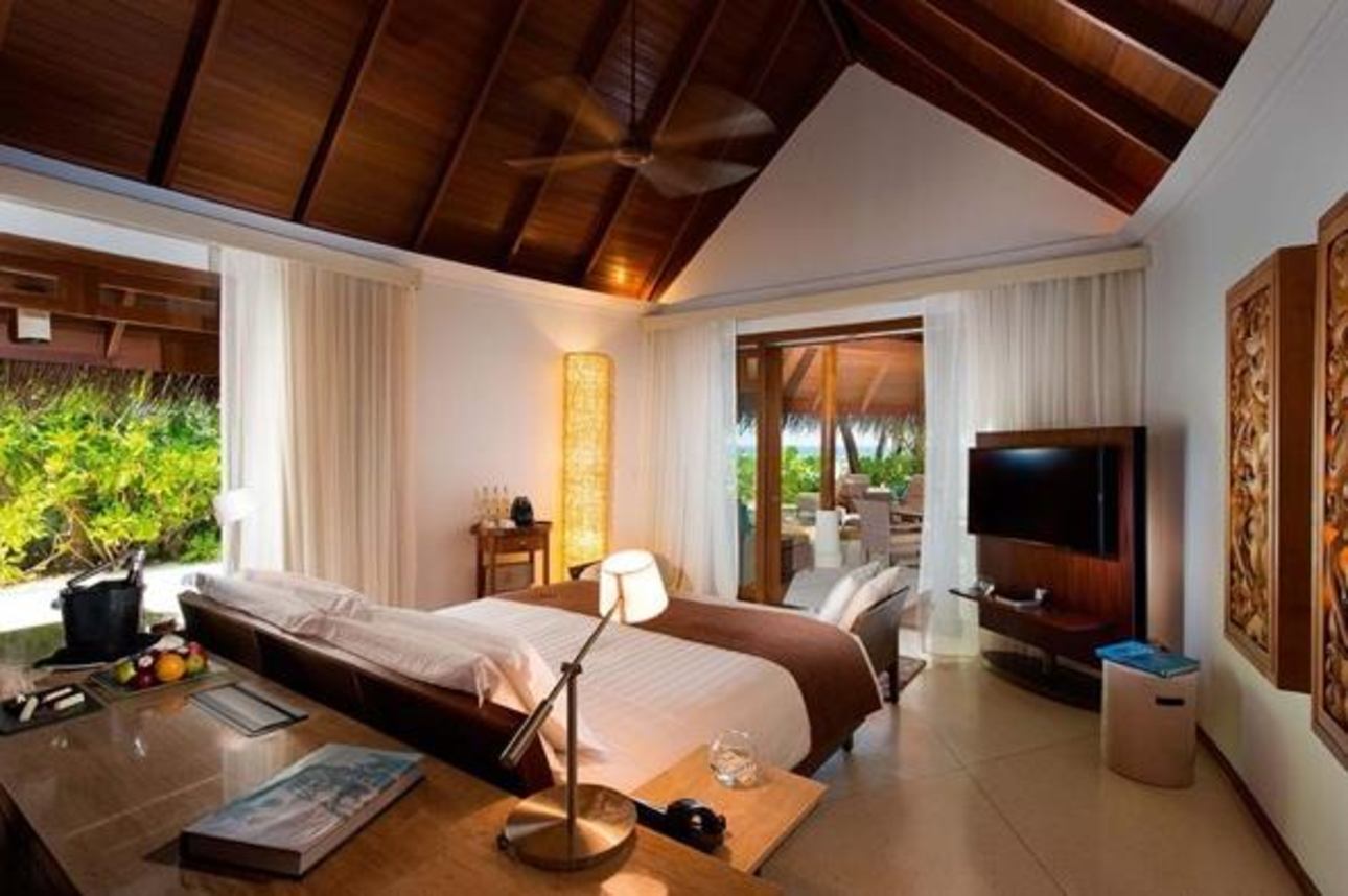 Constance Halaveli Resort  - Beach Villa