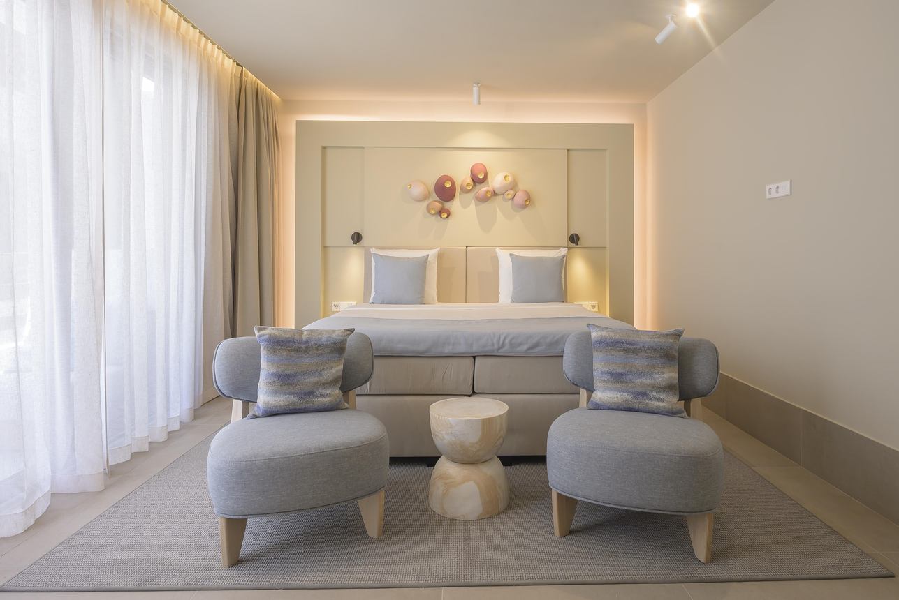 Art Hotel Curacao - Luxury Room - partial oceanview