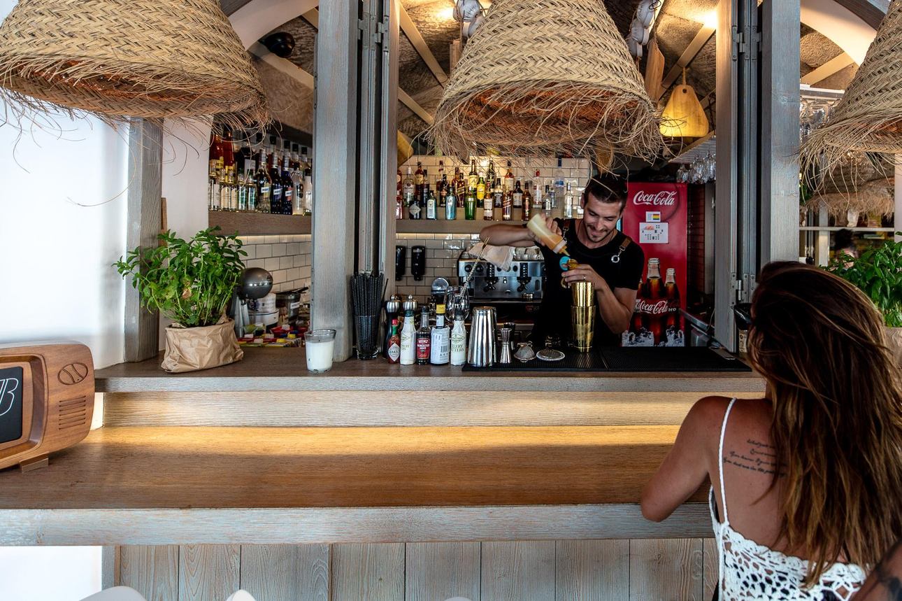 Restaurants/Cafes