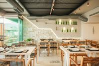 Blue Carpet Luxury Suites - Restaurants/Cafes