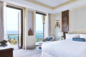 Al Bustan Palace, a Ritz-Carlton Hotel - Executive Suite Zeezicht