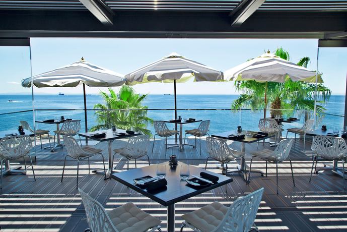Farol Hotel - Restaurants/Cafes