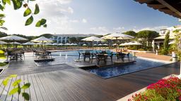 Pine Cliffs Residence & Suite